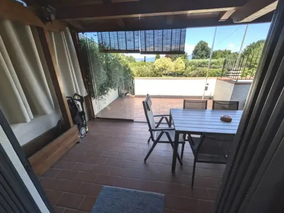 Villa a schiera in vendita a Agliana - con giardino, con garage